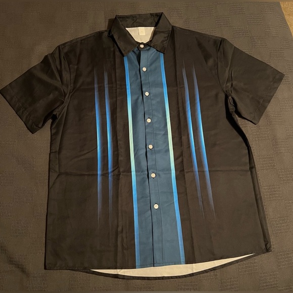 NWOT Men's Short Sleeve Button Up - Picture 3 of 7